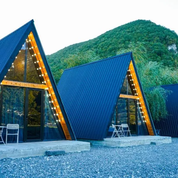 Kvabtkari Cottages, khách sạn ở Ambrolauri