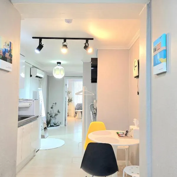 Rinn Stay - Bongcheon Station, Seoul National Uni, Airport Bus, hotel in Seoul
