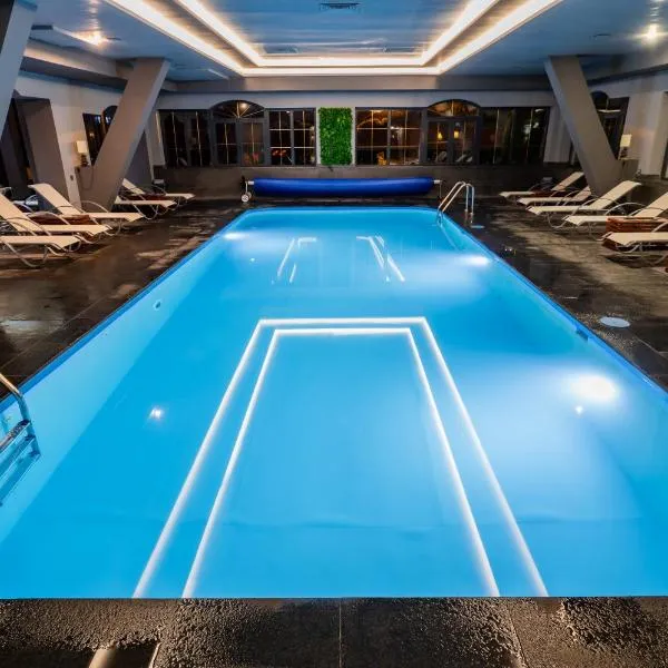 Q Resort and Spa, hotel in Săcele