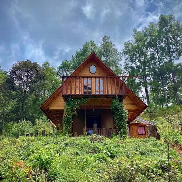 Cabaña en el bosque y cerca al río Starlink，San Mateo Río Hondo的飯店