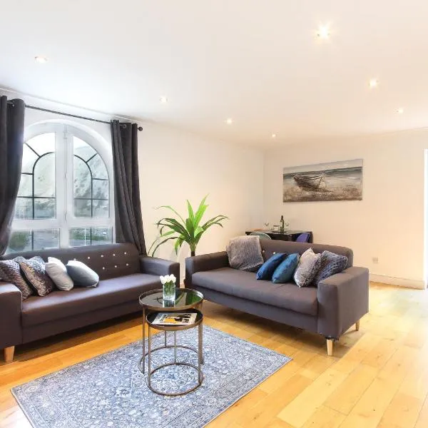 Elegant 2bd Flat in Brighton Marina - Free Parking、ブライトン＆ホーブのホテル