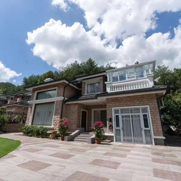 LiangQishanyuankezhan, hotel di Fenghua