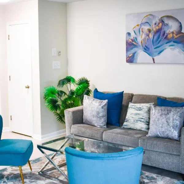 Serene Condo W/ LED Lights In Heart Of Raleigh, hôtel à Raleigh