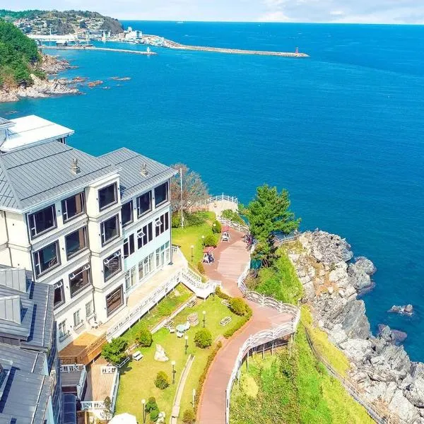 Samcheok white romantic pension, ξενοδοχείο σε Hanch'imit