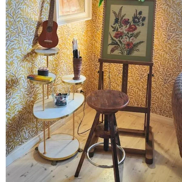 Yellow Beauty in best Location!, hotel v Helsinkách