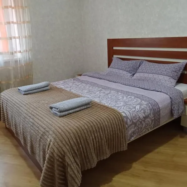 Квартира возле Автовокзала, ξενοδοχείο σε Ρίβνε