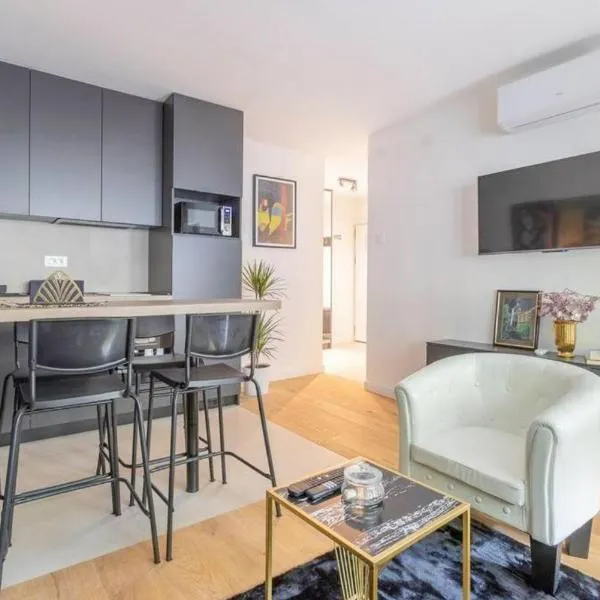 Apartman The Urban Cukor Suite, hotel in Zagreb