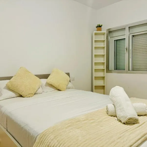 Pisos Baraja Gl, hotel en Madrid