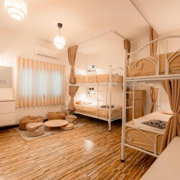 Blessings Home & Café, hotel in Haad Pleayleam
