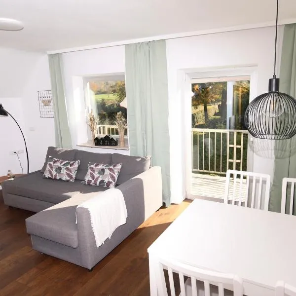NATURBLICK Apartments 3 Moderne Ferienwohnung mit Balkon, ξενοδοχείο σε Grebenhain