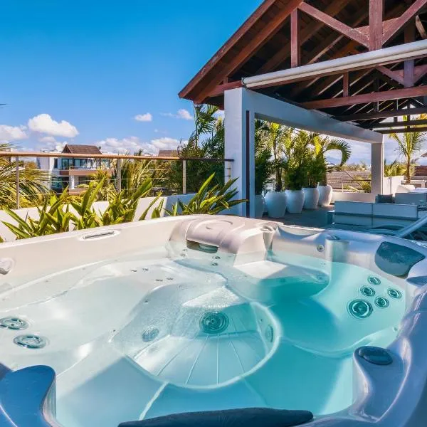 Luxury Penthouse with Jacuzzi, 2 min to Beach, hotel a Mont Choisy