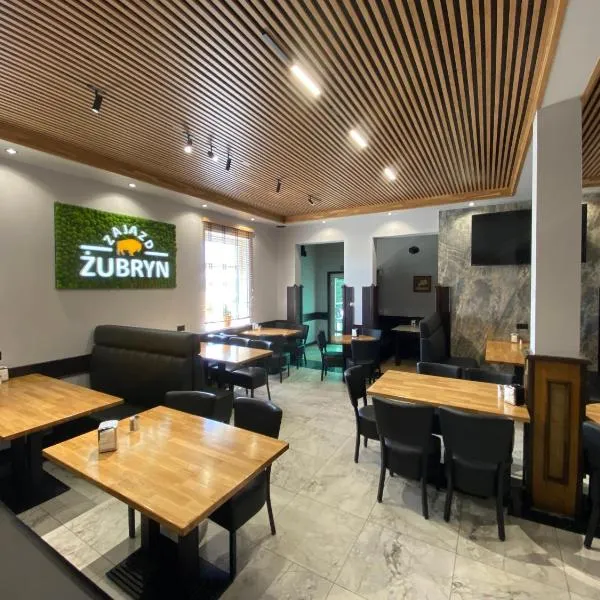 Zajazd Żubryn, hotel in Zubryn
