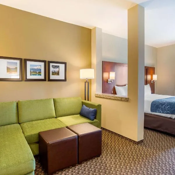 Comfort Suites Burlington near I-5, khách sạn ở Burlington
