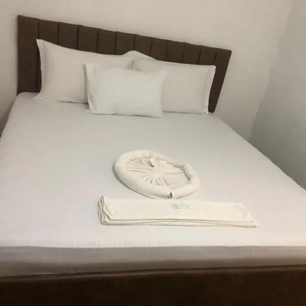 Hotel Parami, hotel in Moratuwa