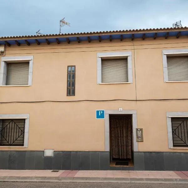 Pensión Discoves, hotel in Pinseque