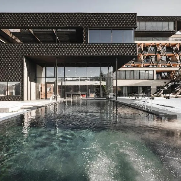 Santre dolomythic home, hotel v destinaci Bressanone