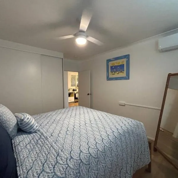 Tropical Ground-Floor Retreat Cairns, Hotel in Cairns North