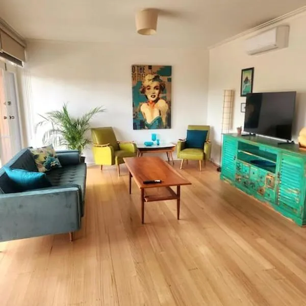 Rosebud Retro Retreat, ξενοδοχείο σε Rosebud