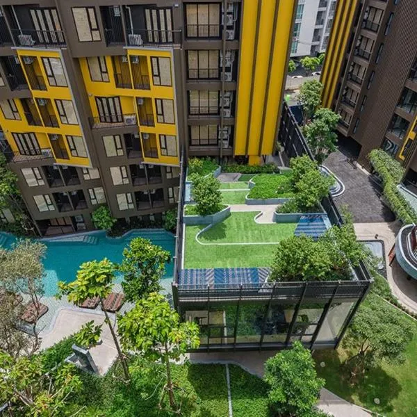 The Base Central Phuket, hotel in Phuket Town