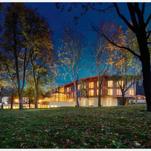 Hotel Zochova Chata - Adult friendly, hotel di Modra