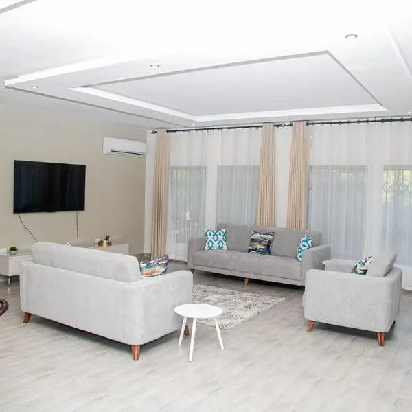 Home 458 Easy Stay, khách sạn ở Lusaka
