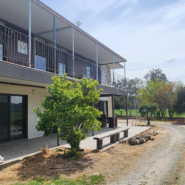 Bahwidgee Lodge - Riverside Retreat，位于蒂默特的酒店