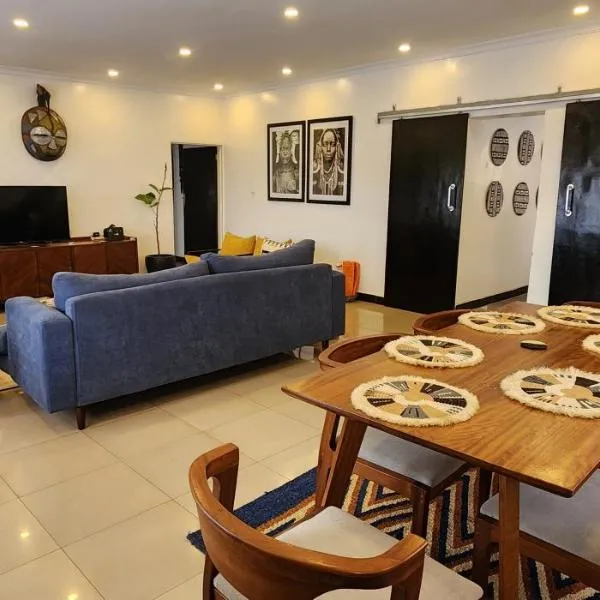 Private cosy home close to city center with views, hotel in Kigali