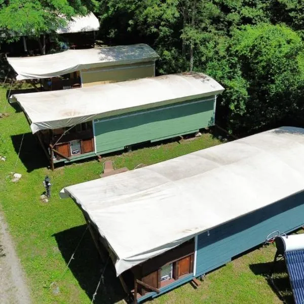 Camping RioRequesa, hotel in Campore