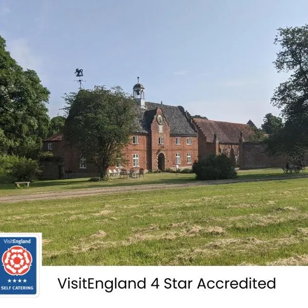 Spixworth Hall Cottages, hotel din Spixworth