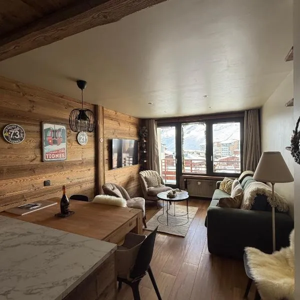 MyHome - L'Absinthe Bleue - Appartement 4-6 personnes neuf 4 étoiles - balcon sud- ski aux pieds - Tignes Val Claret, hotel v destinaci Tignes