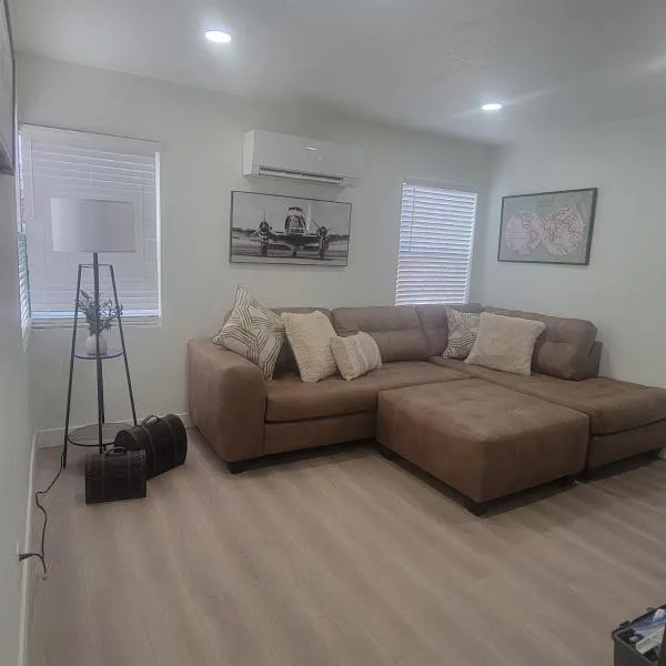 Cozy Cottage near USU, hotel in Logan