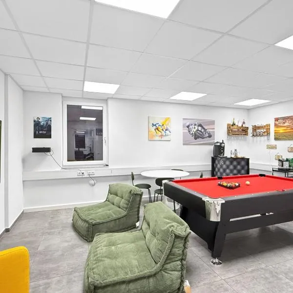 Gruppenfreundl Komfort Apt für 18 im Zentrum Stuttgarts, khách sạn ở Stuttgart
