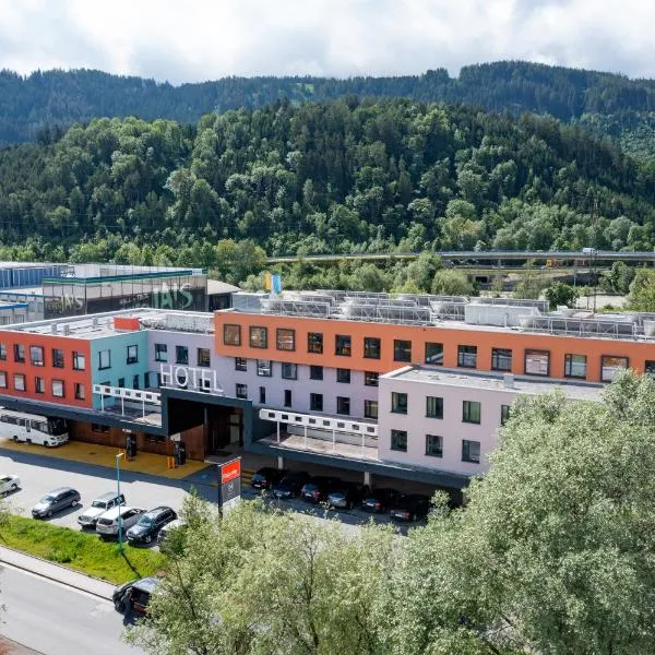 Hwest Hotel, hotel in Hall in Tirol