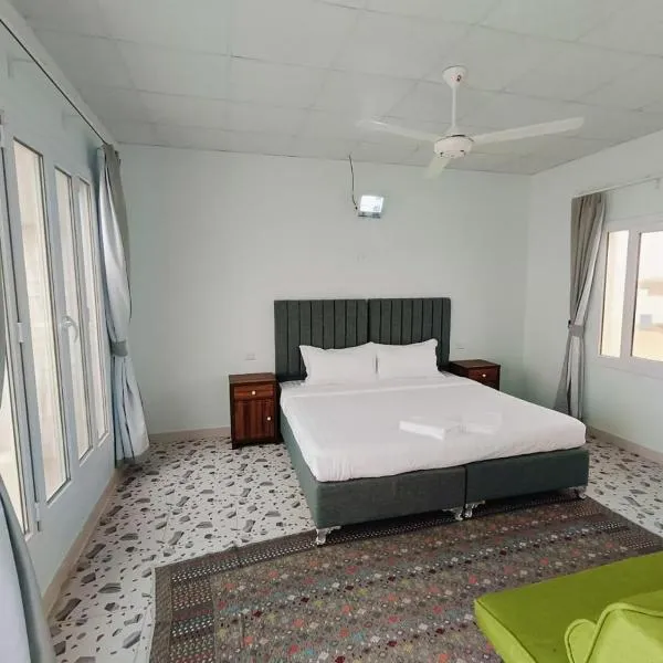 Sea Breeze Lodge, hotell sihtkohas Camp