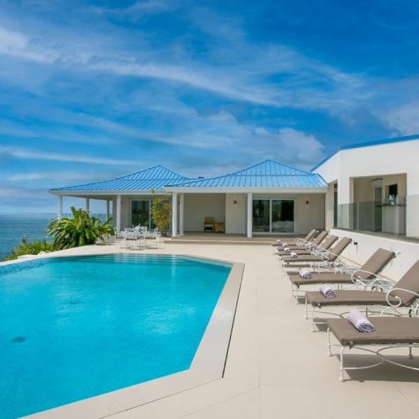 Luxurious 5BR Villa With Panoramic View, Les Terres Basses