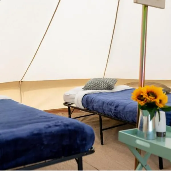 Duke Travel Official TT Glamping - Douglas, hotel in Kirk Braddon