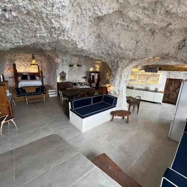 Casa Rural Cueva Las Varas, Hotel in El Mudo