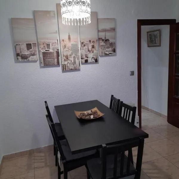 Sweet house close to airport, hotel in El Prat de Llobregat