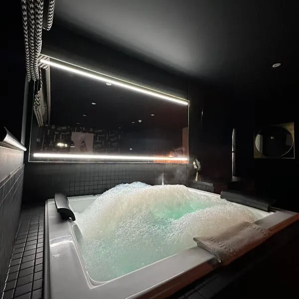 Secret Suites, Hotel in Lancaster