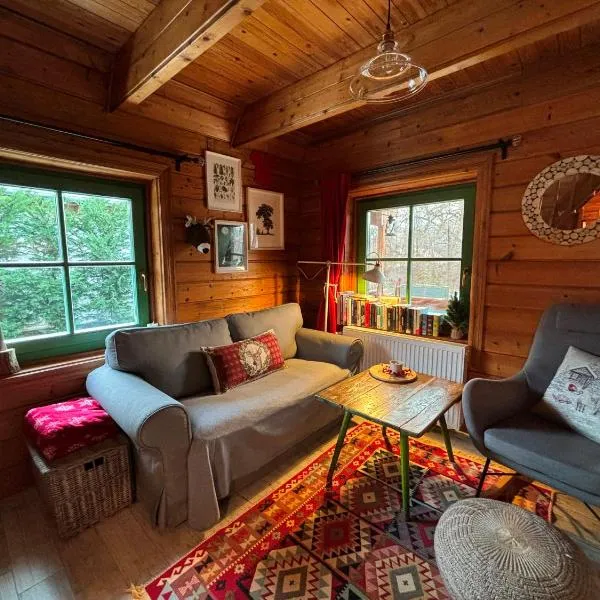 Mannana házikó, hotel v destinaci Szokolya