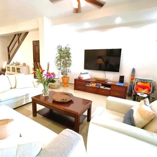 Aruba Breeze Condo B7, hotell Palm-Eagle Beachis