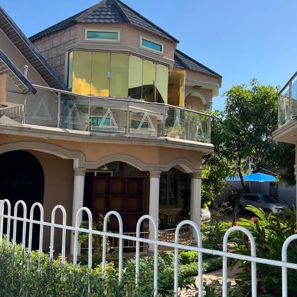 Skyport villa, hotel in Kiembi Samaki