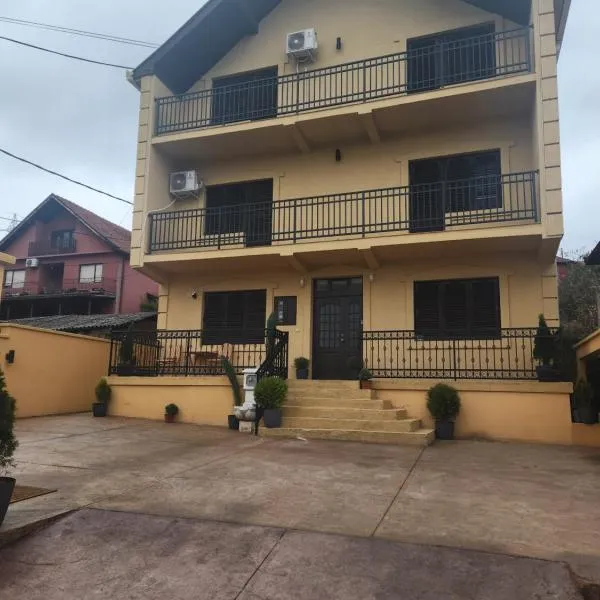 Prenociste T-07, ξενοδοχείο στο Σμεντέρεβο