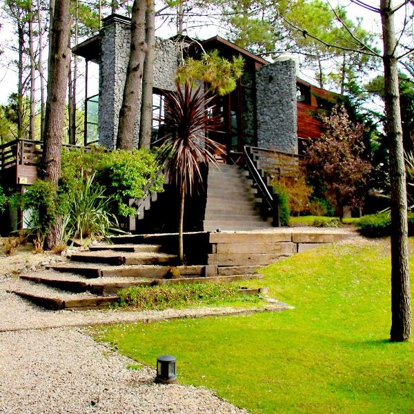 Altos Medanos Cabañas & Club de Bosque