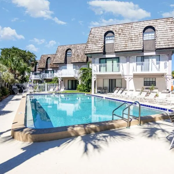 Ocean Front by Cocoa Beach Pier, hotel in Cocoa Beach