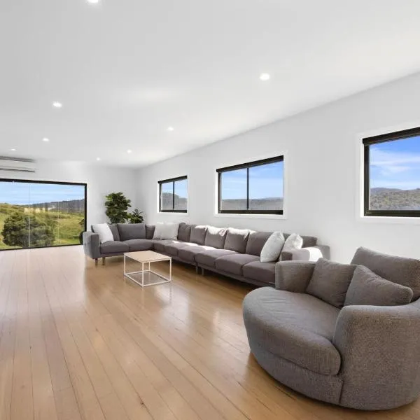 Black Diamond - Luxury Alpine Home in Merrijig - Sleeps 14، فندق في ميريجيغ