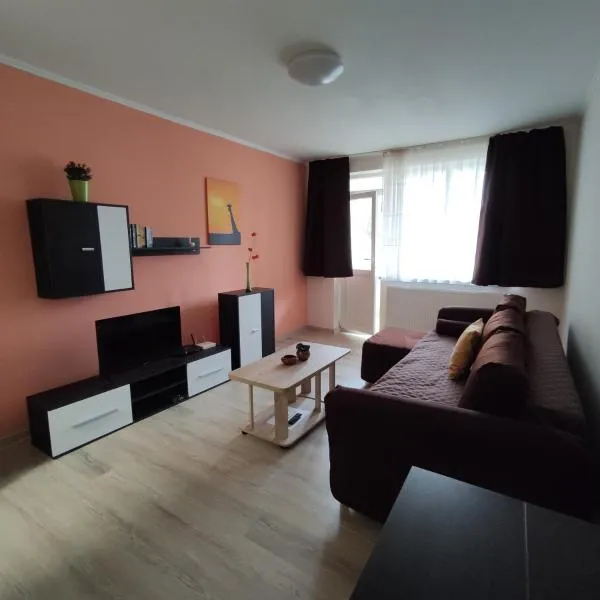 Zoldrebi apartment, מלון בטורדה