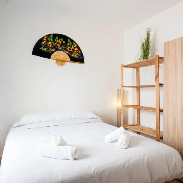 Casa Santa Herminia con BBQ y Piscina cerca hospitales y centro, hotel em Granada