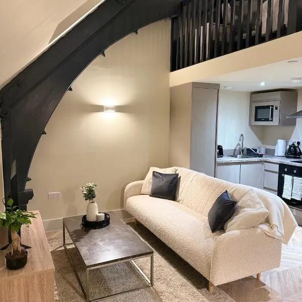 Cosy Mezzanine Apartment Leeds City Centre, hotel in Leeds