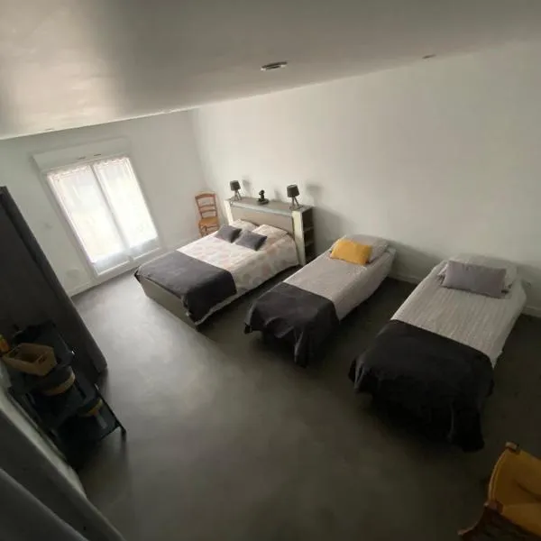 Logement spacieux 70m2, hotel v destinaci Le Plessis-Grammoire